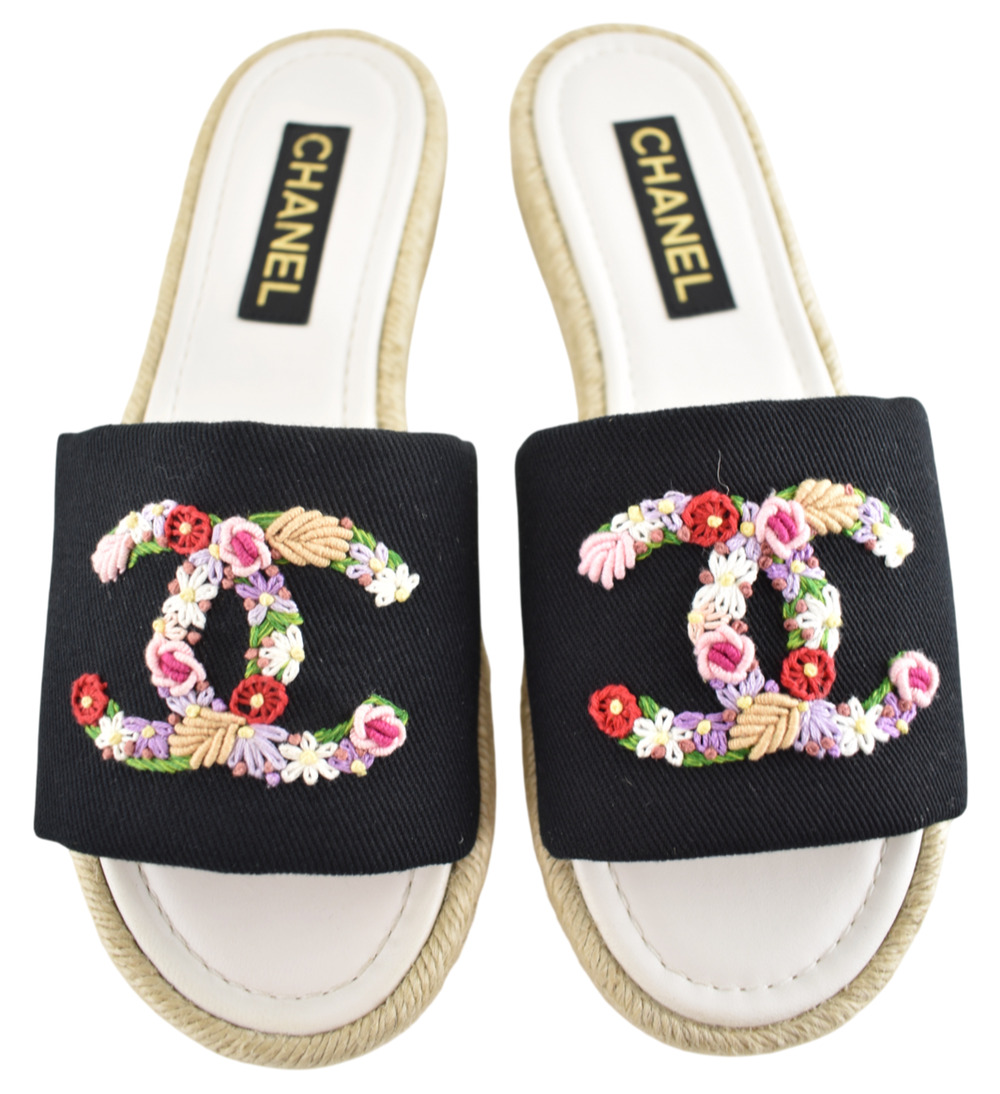 Chanel 25S Black Canvas Floral Crochet CC Logo Slide Sandal Espadrille Flat 41